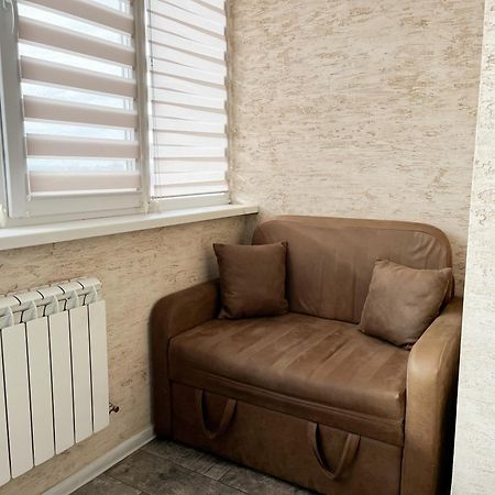 키예프 0147 New Flat Near Airport Zhulyany Sofievskaya Borshchagovka 아파트 외부 사진